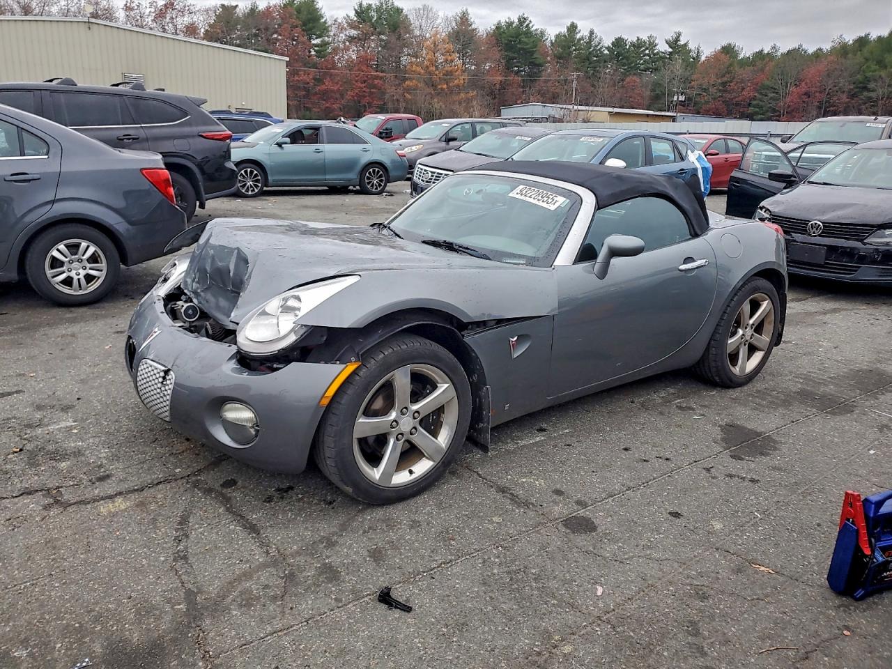 2007 Pontiac Solstice, VIN 1G2MB35B97Y105403 — Front end