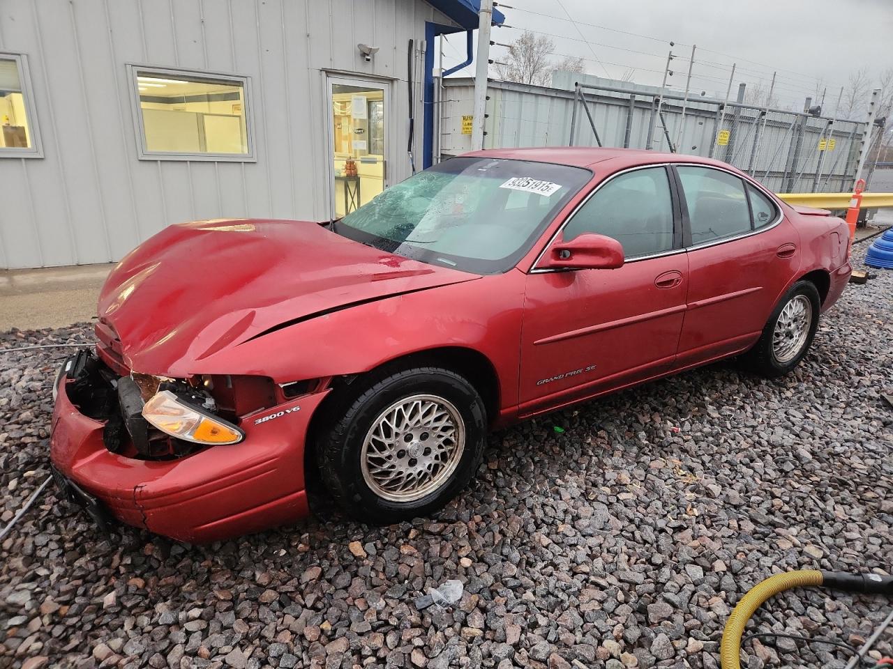 1997 Pontiac Grand Prix SE, VIN 1G2WJ52K9VF264863 — Front end