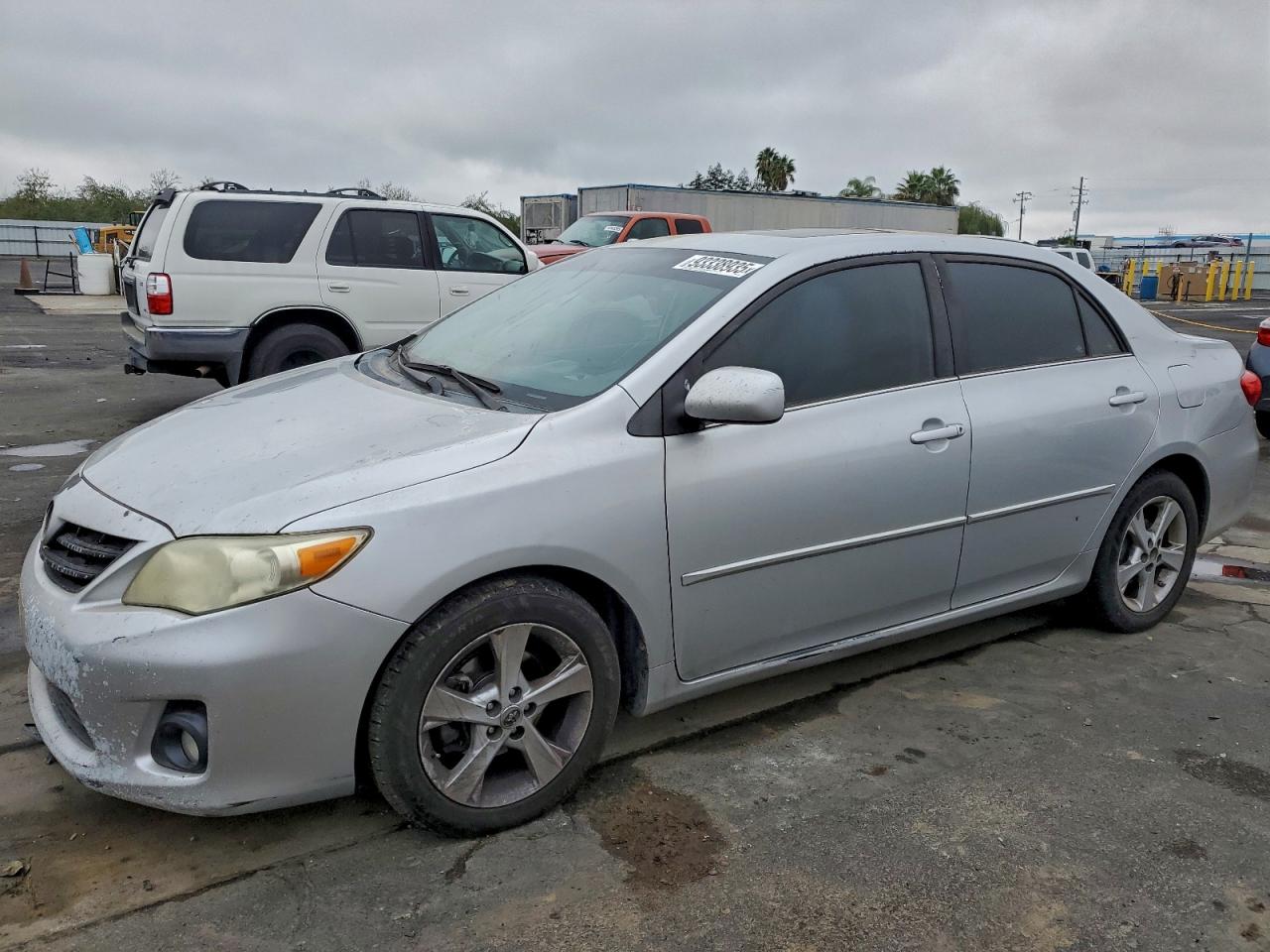 2013 Toyota Corolla S, VIN 2T1BU4EE9DC991395 — Side