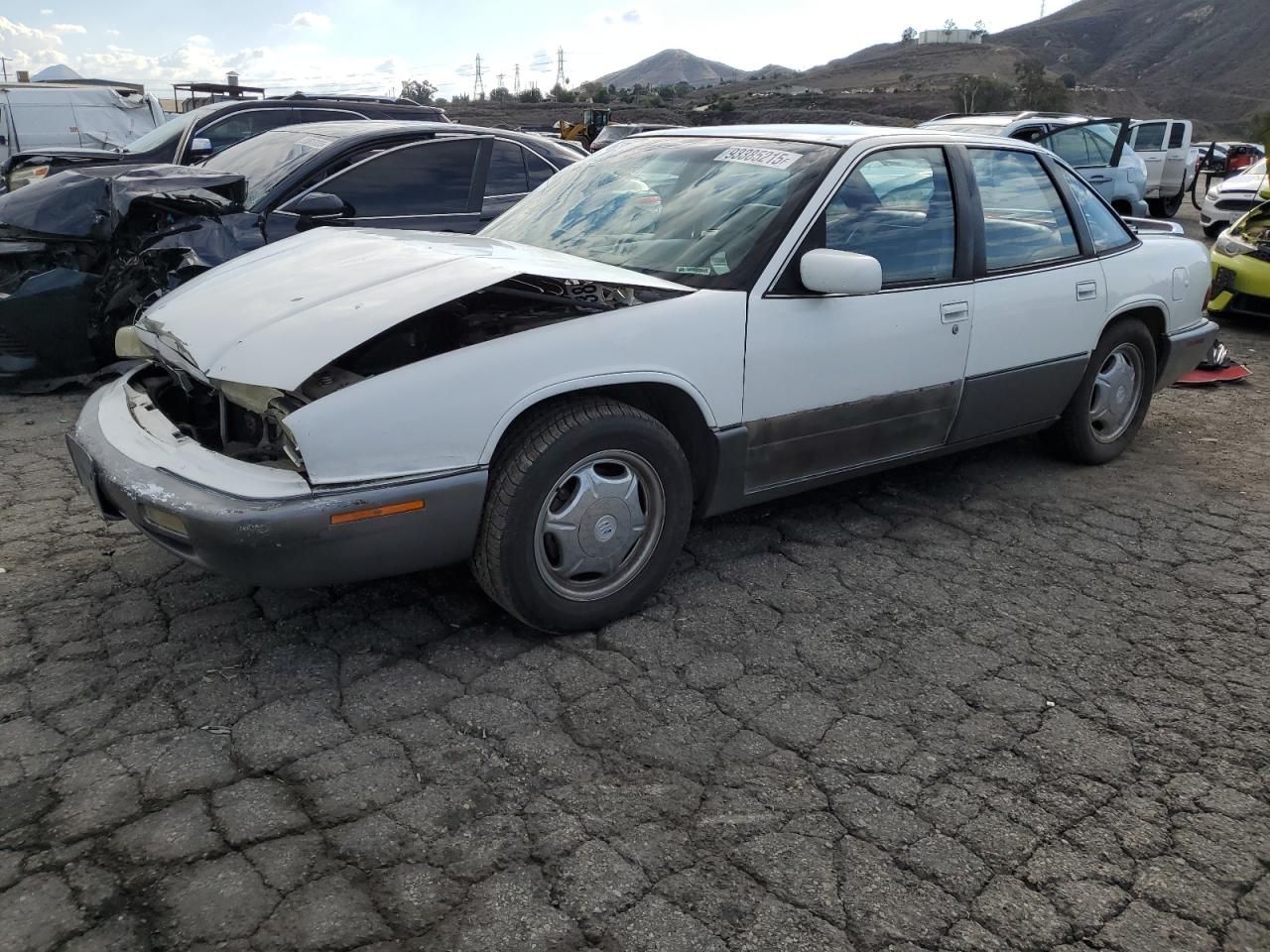1996 Buick Regal Gran Sport, VIN 2G4WF52K8T1442825 — Front end