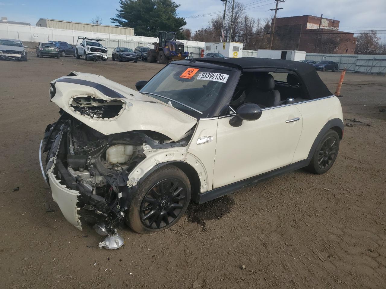 2017 MINI Convertible Cooper S, VIN WMWWG9C54H3C80808 — Перед