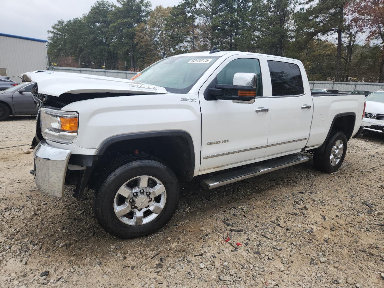 2019 GMC Sierra 2500HD SLT, VIN 1GT12REY6KF114389 — Front end