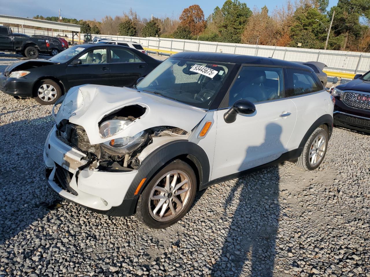 2015 MINI Paceman, VIN WMWSS1C50FWN95256 — Перед