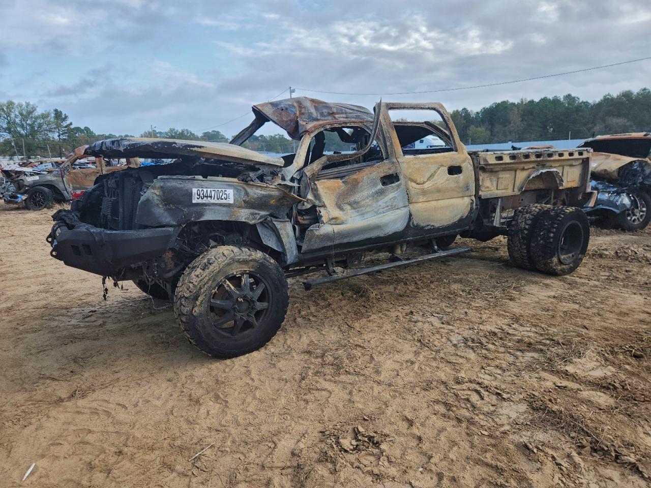 2004 Chevrolet Silverado 3500 DRW LT, VIN 1GCJK33234F263499 — Burn