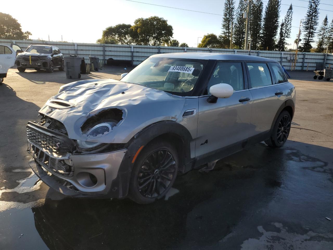 2023 MINI Clubman Cooper S, VIN WMWXJ1C04P2T84261 — Front end