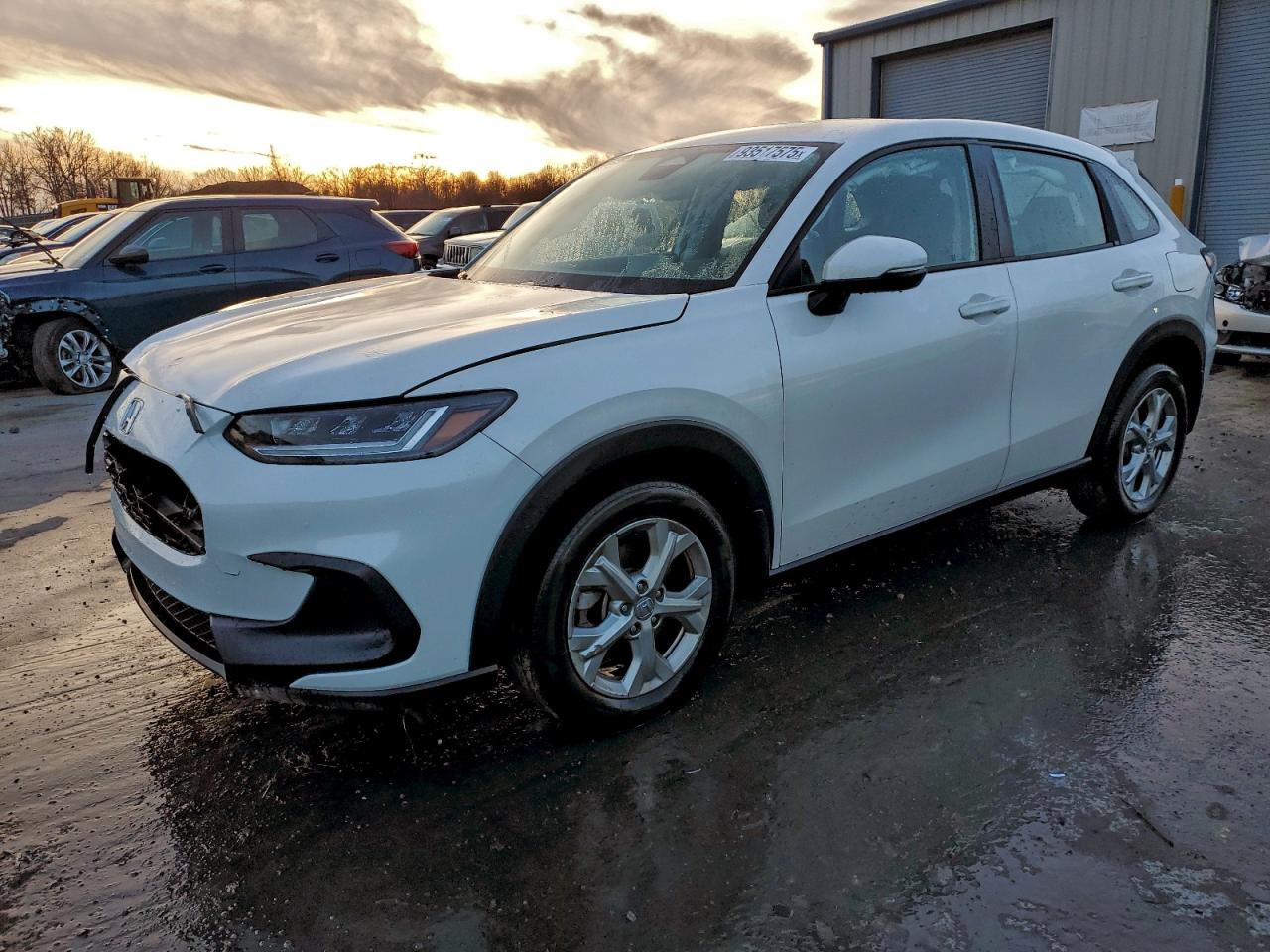 2025 Honda HR-V LX, VIN 3CZRZ1H33SM743280 — Зад