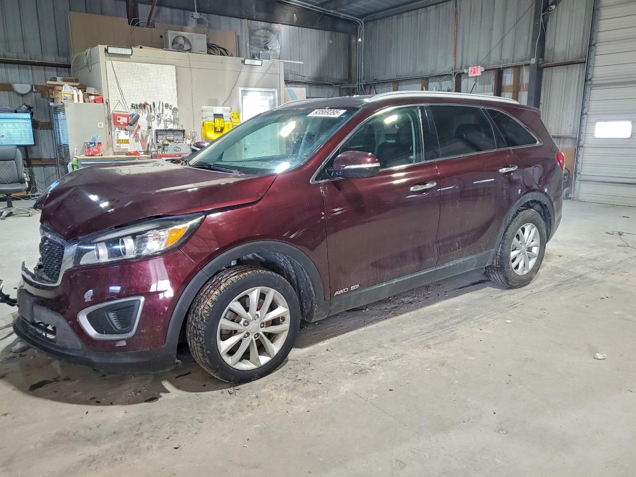 2017 Kia Sorento LX, VIN 5XYPGDA50HG335471 — Front end