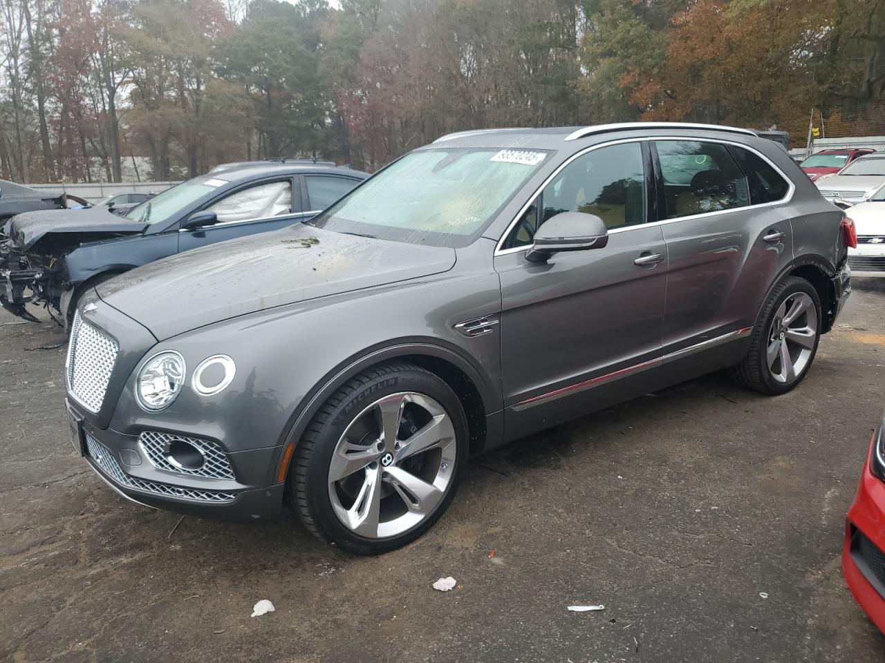 2018 Bentley Bentayga Signature, VIN SJAAC4ZV3JC017765 — Rear end