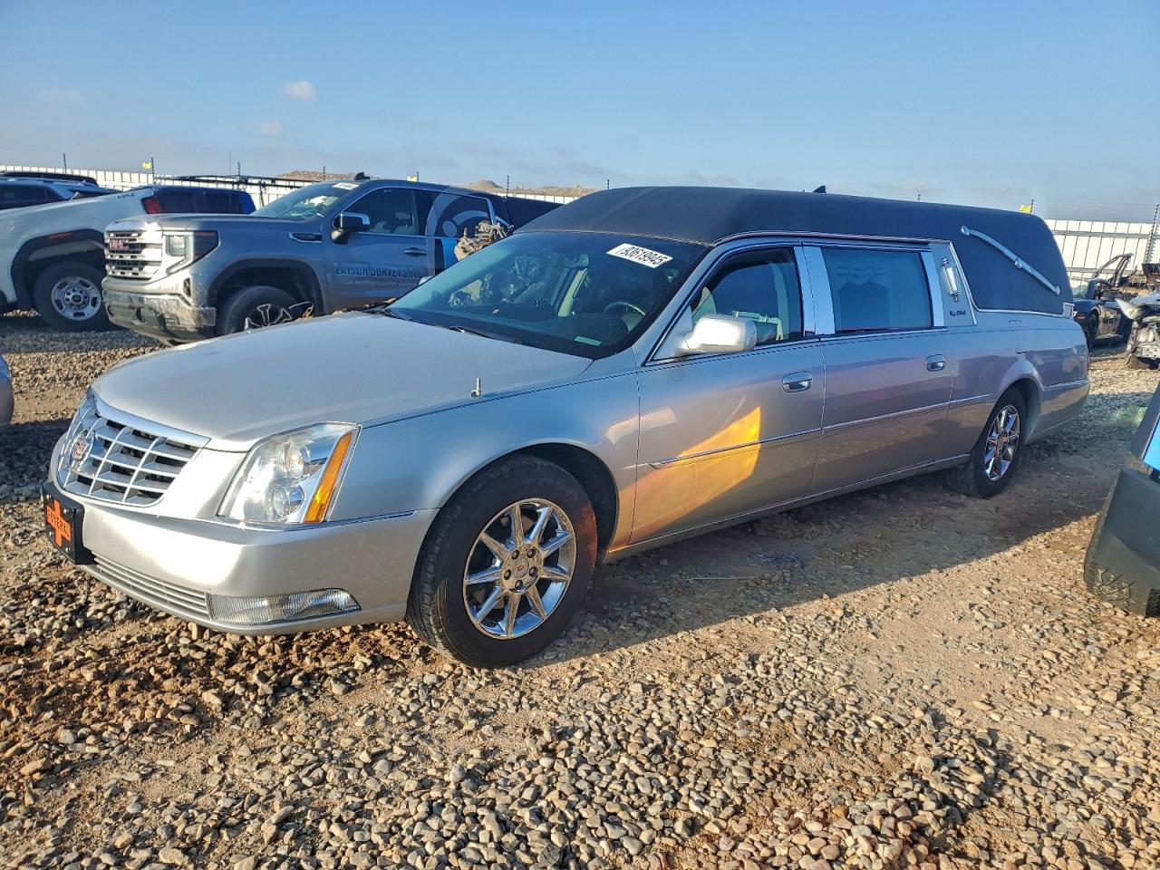 2011 Cadillac DTS Professional Limousine, VIN 1GE7K9C66BU600280 — Зад