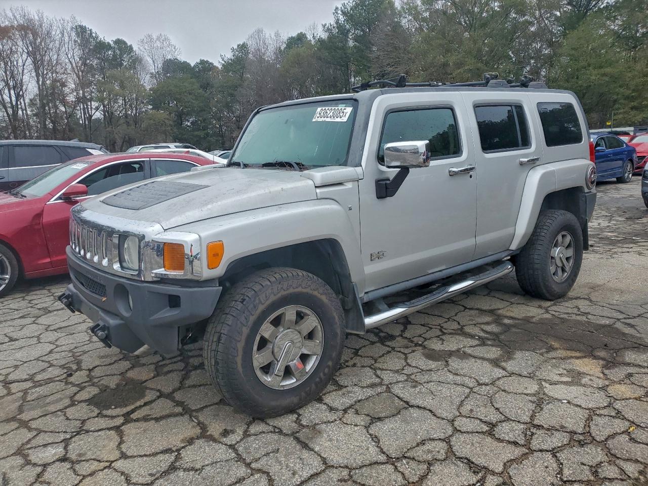 2010 Hummer H3, VIN 5GTMNLEP8A8100014 — Front end