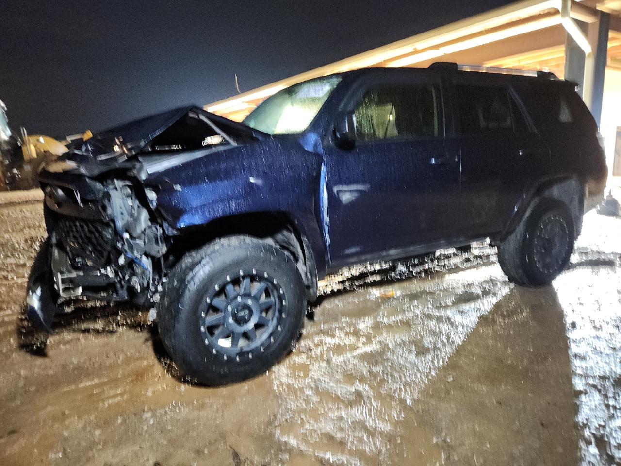 2019 Toyota 4Runner SR5 Premium, VIN JTEZU5JR2K5198250 — Front end