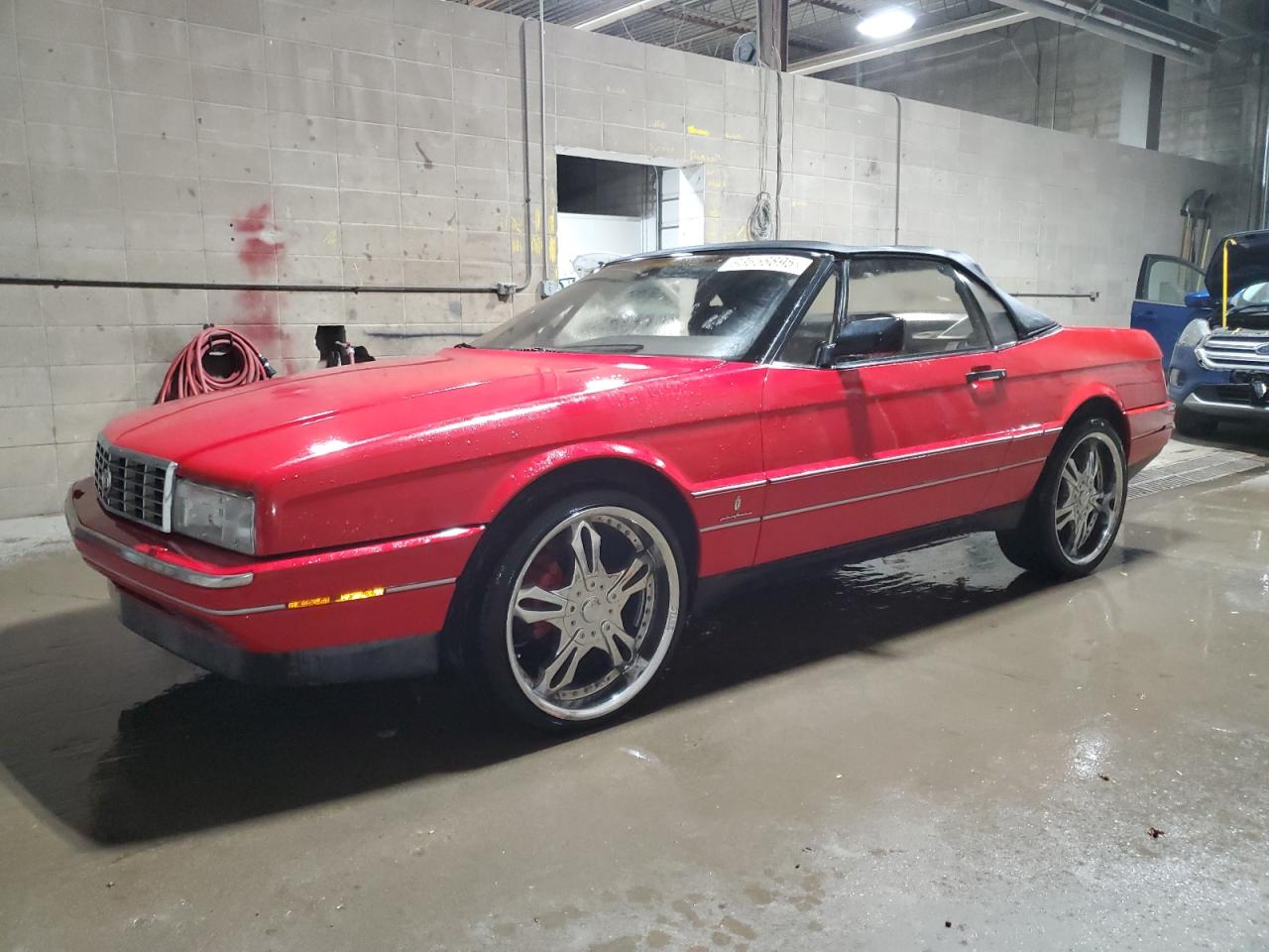 1989 Cadillac Allante, VIN 1G6VR318XKU103085 — Minor dents and scratches