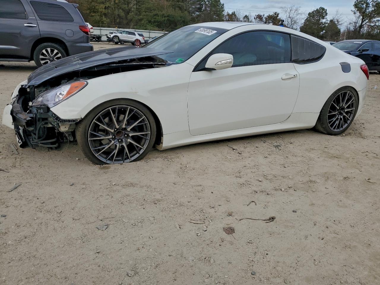 2010 Hyundai Genesis Coupe Track, VIN KMHHU6KH0AU025306 — Front end