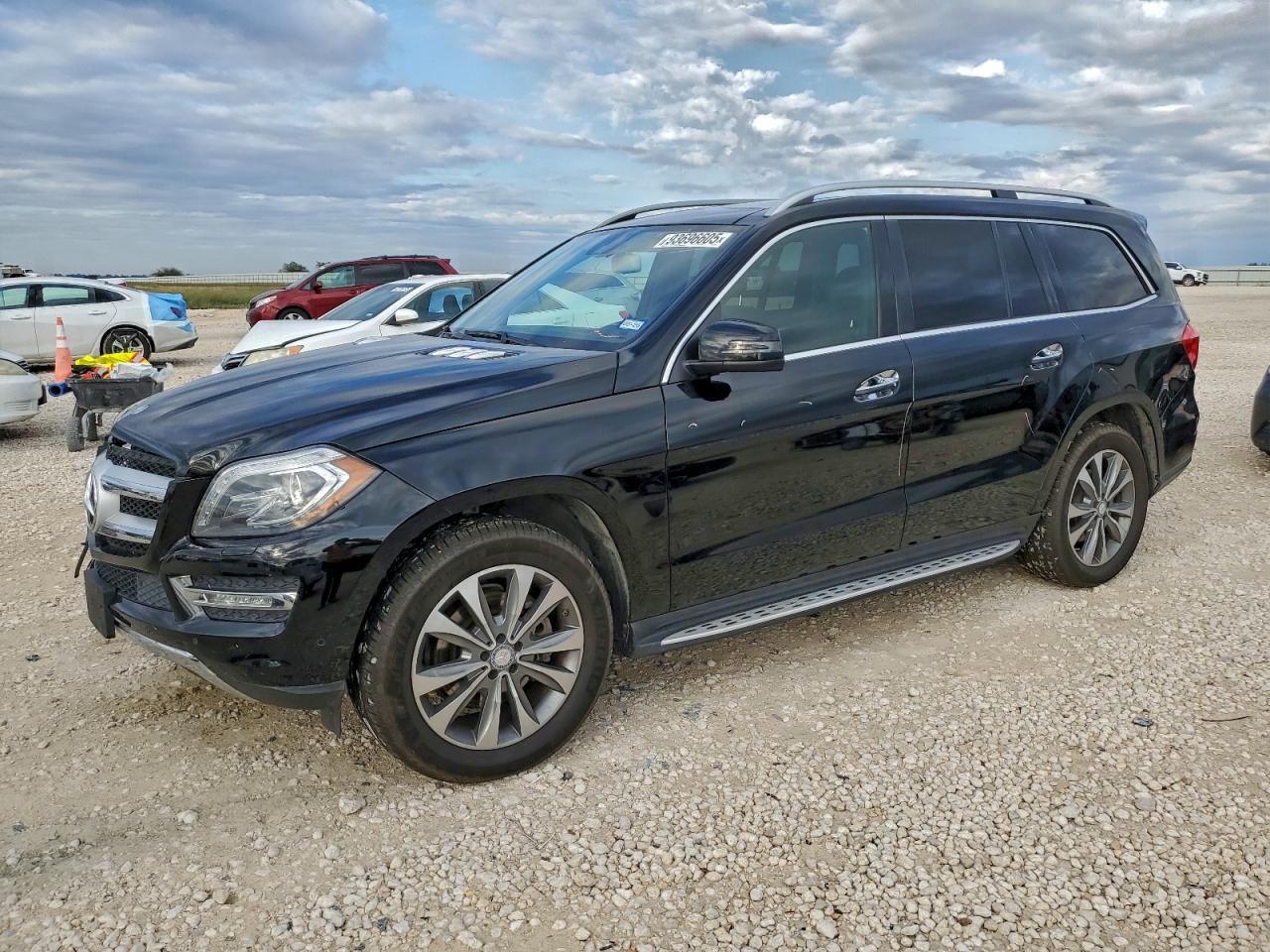2015 Mercedes-Benz GL 450, VIN 4JGDF6EE8FA515379 — Frame damage