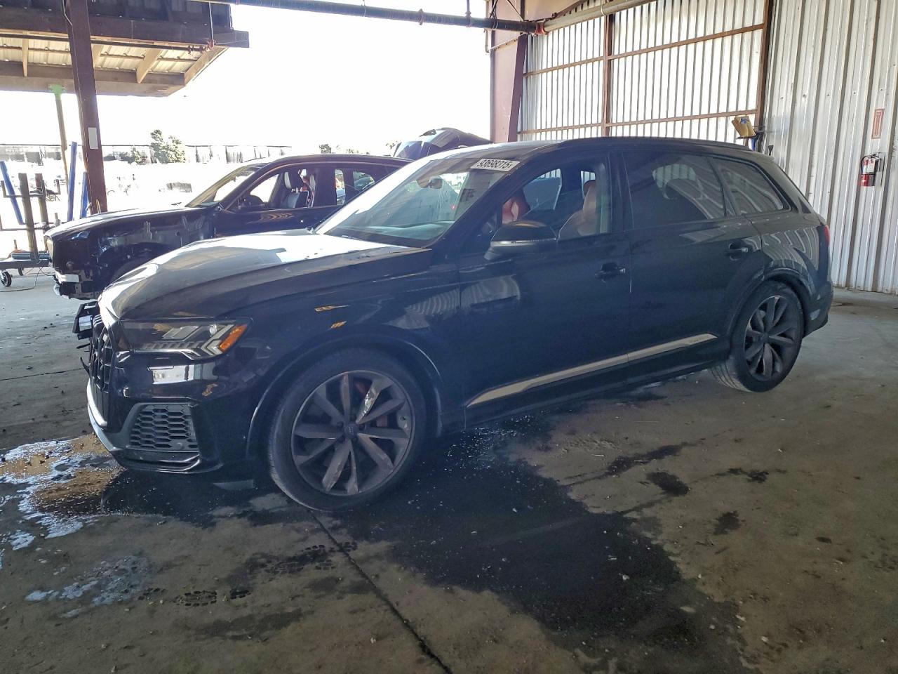 2021 Audi SQ7 Premium Plus, VIN WA1AWBF76MD010642 — Перед