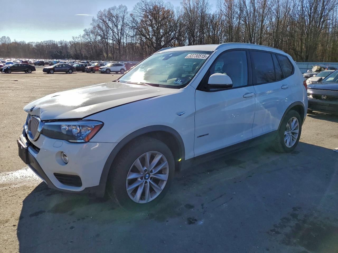 2017 BMW X3 xDrive28i, VIN 5UXWX9C52H0T13689 — Перед