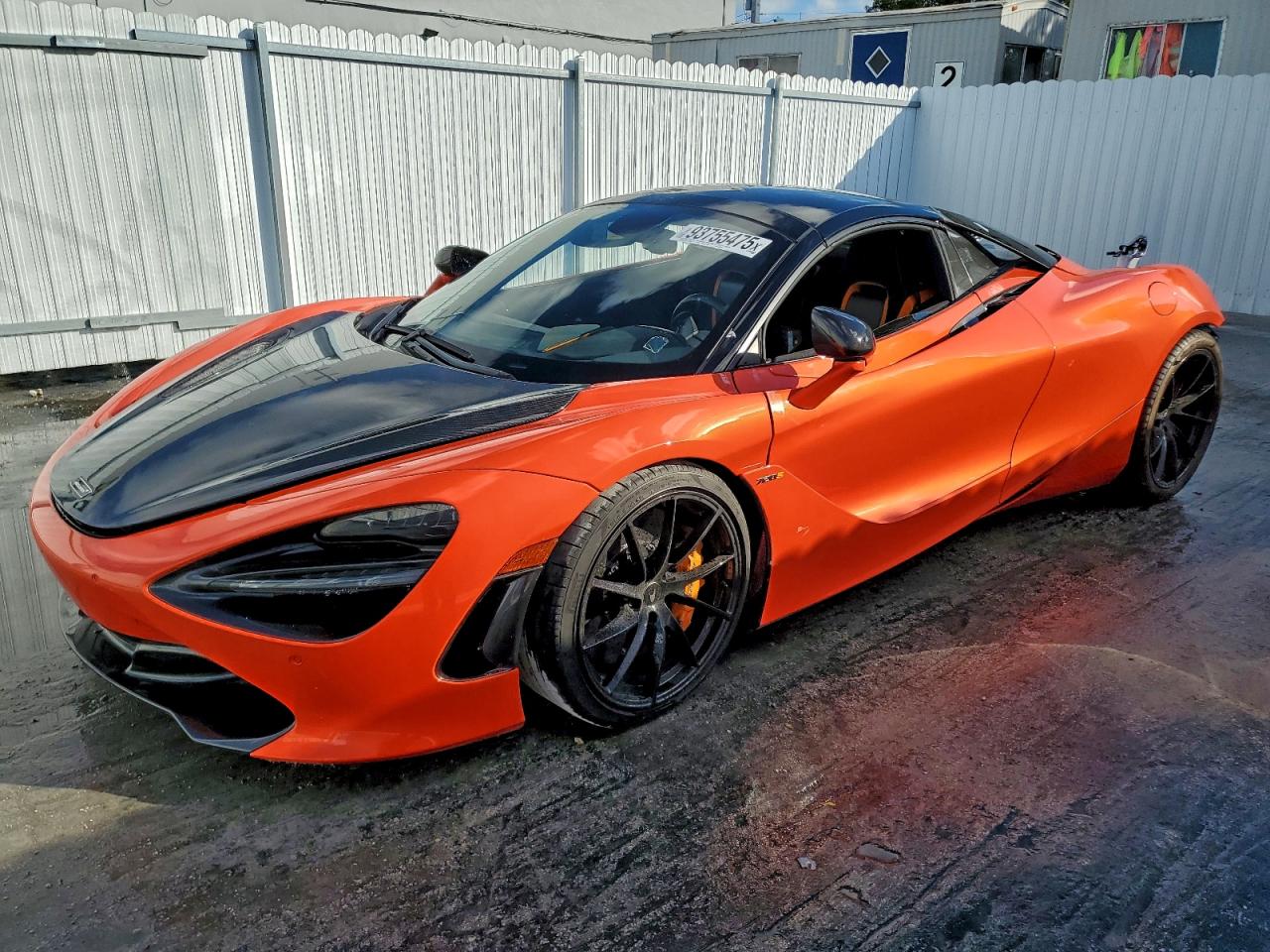 2021 McLaren 720S, VIN SBM14FCA7MW006002 — Зад