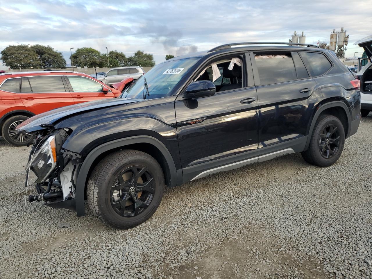 2025 Volkswagen Atlas 2.0T Peak Edition, VIN 1V2CR2CA6SC564397 — Фото с аукциона