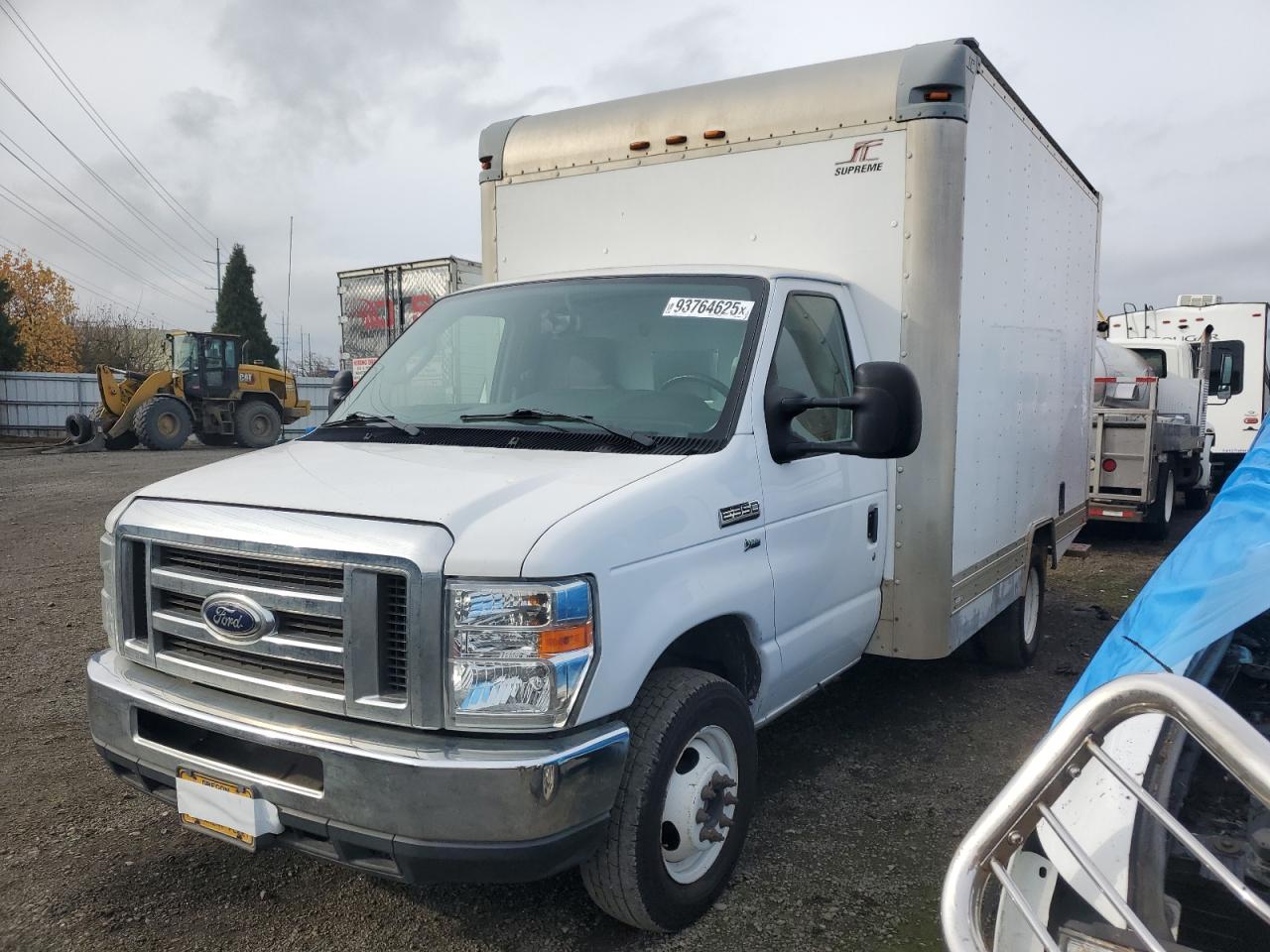 2016 Ford Econoline Commercial, VIN 1FDWE3FL8GDC45609 — Minor dents and scratches