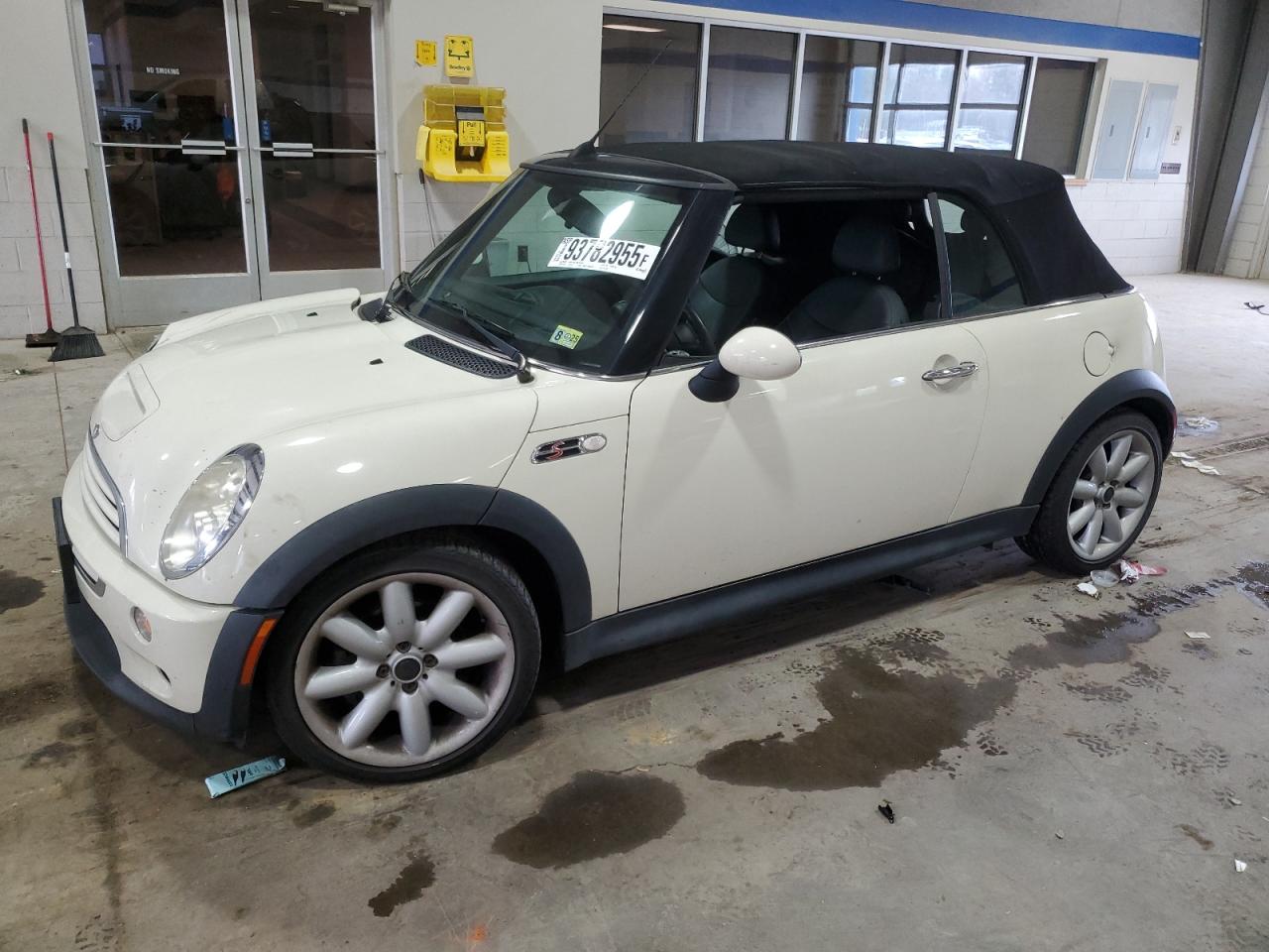 2006 MINI Convertible S, VIN WMWRH33536TJ42789 — Front end