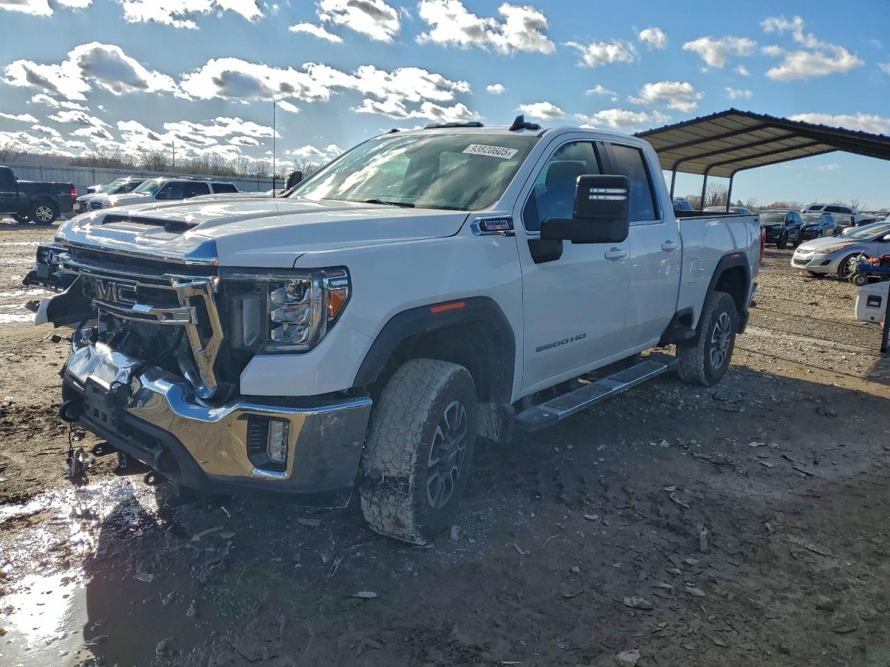 2021 GMC Sierra 2500HD SLE, VIN 1GT59MEY9MF262183 — Front end
