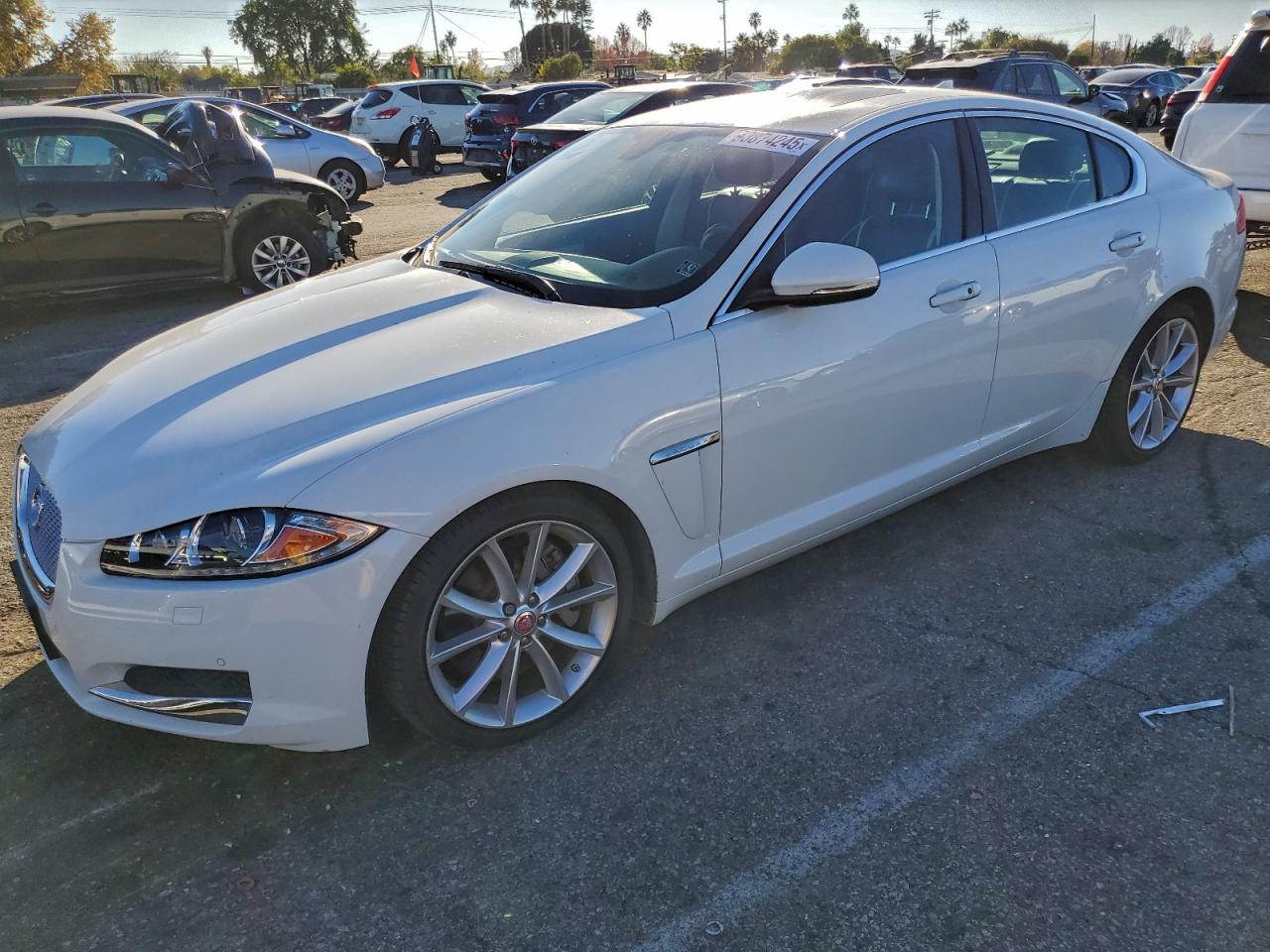 2015 Jaguar XF Portfolio, VIN SAJWA0F75F8U87008 — Front end