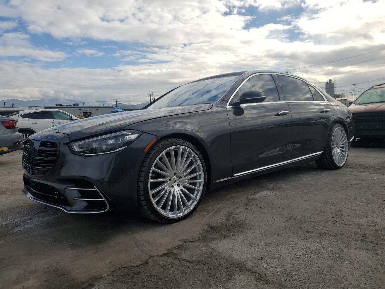 2021 Mercedes-Benz S 580, VIN W1K6G7GB2MA040771 — Front end