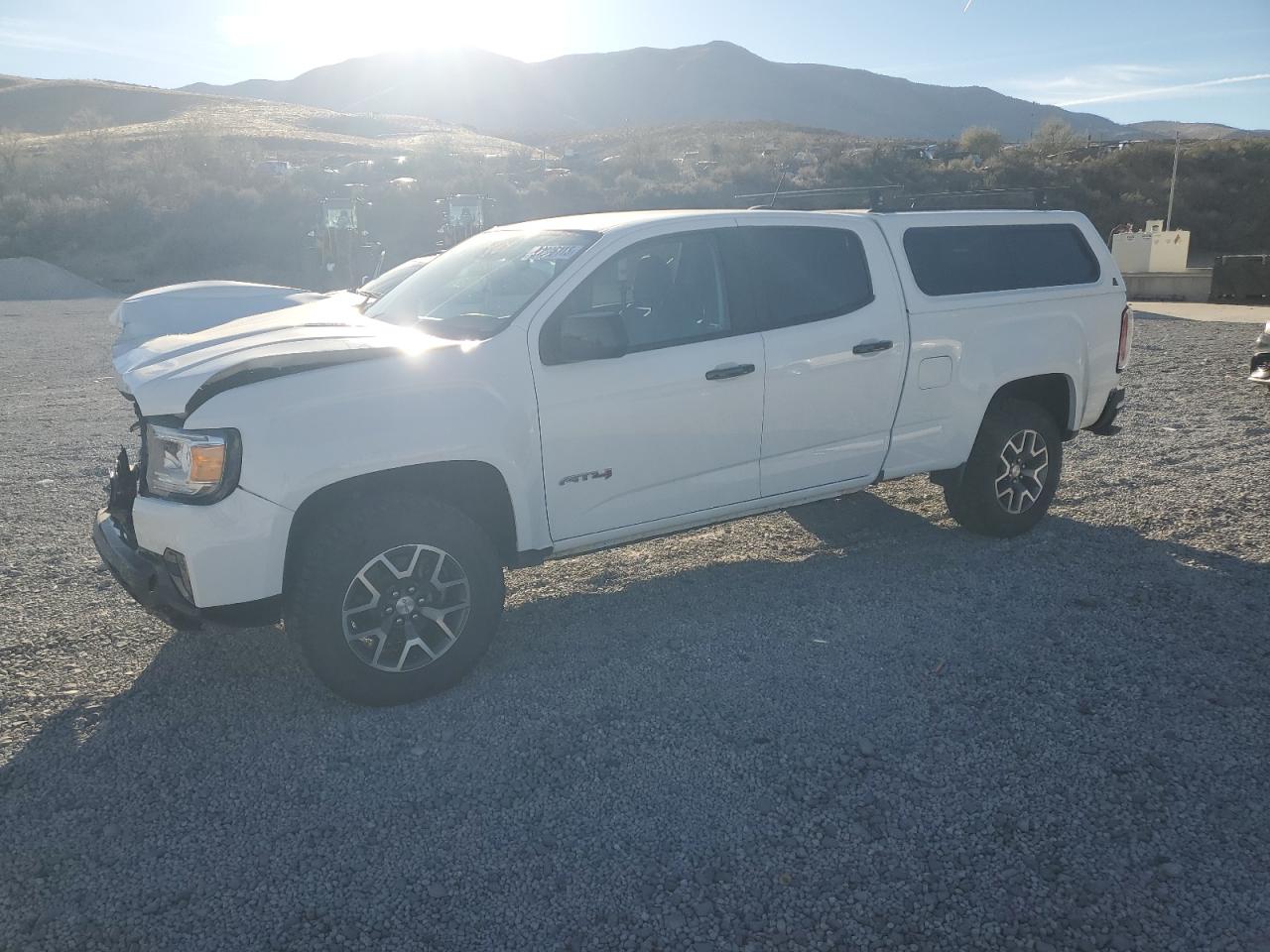 2022 GMC Canyon 4WD AT4, VIN 1GTP6FE17N1162842 — Front end