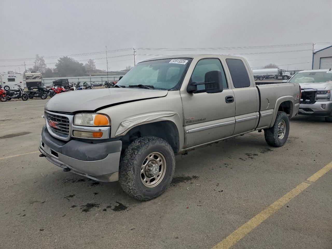 2002 GMC Sierra 2500HD SLE, VIN 1GTHK29172E305909 — Rear end