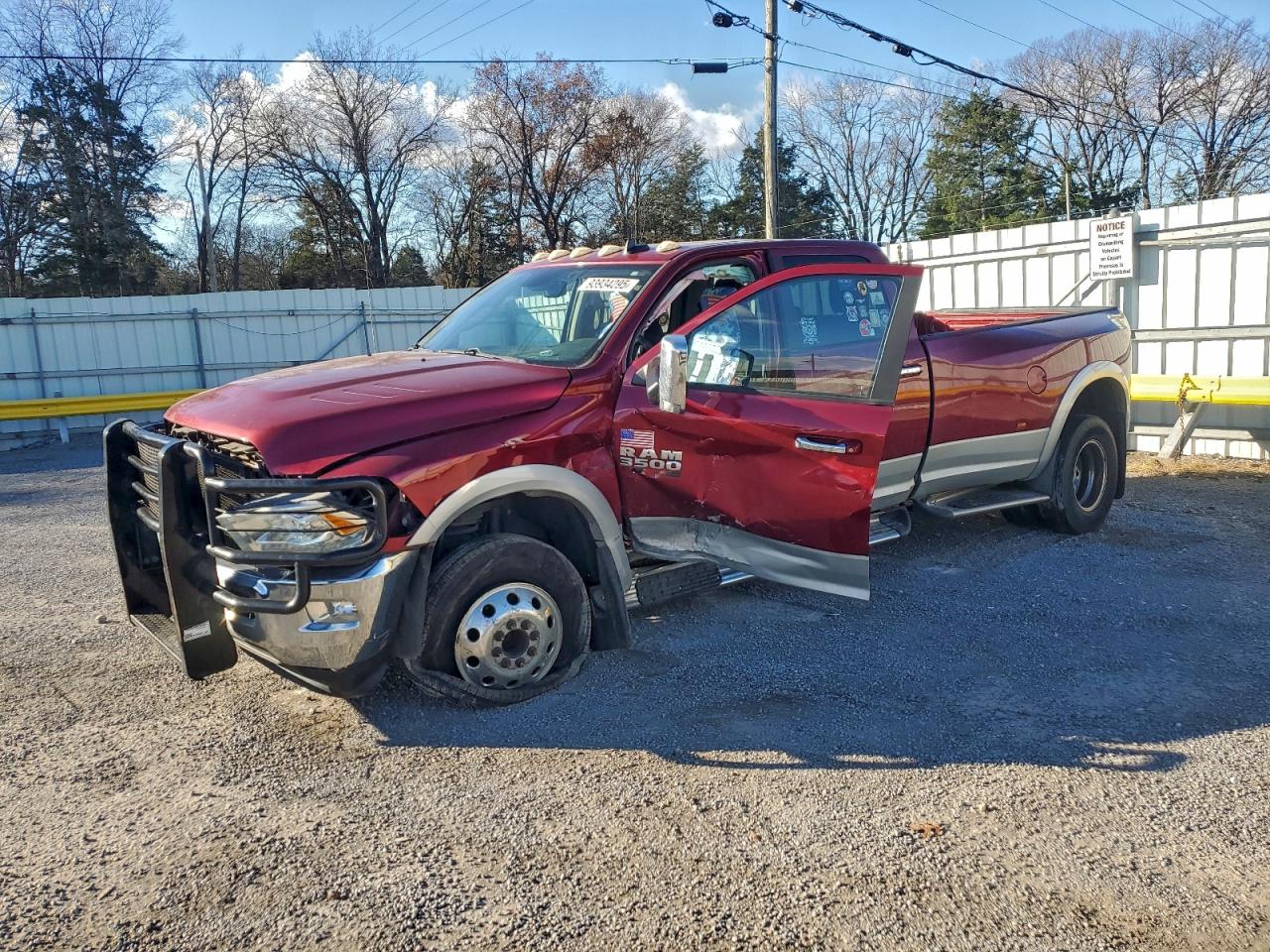 2013 Ram 3500 Laramie, VIN 3C63RRJL5DG593184 — Side