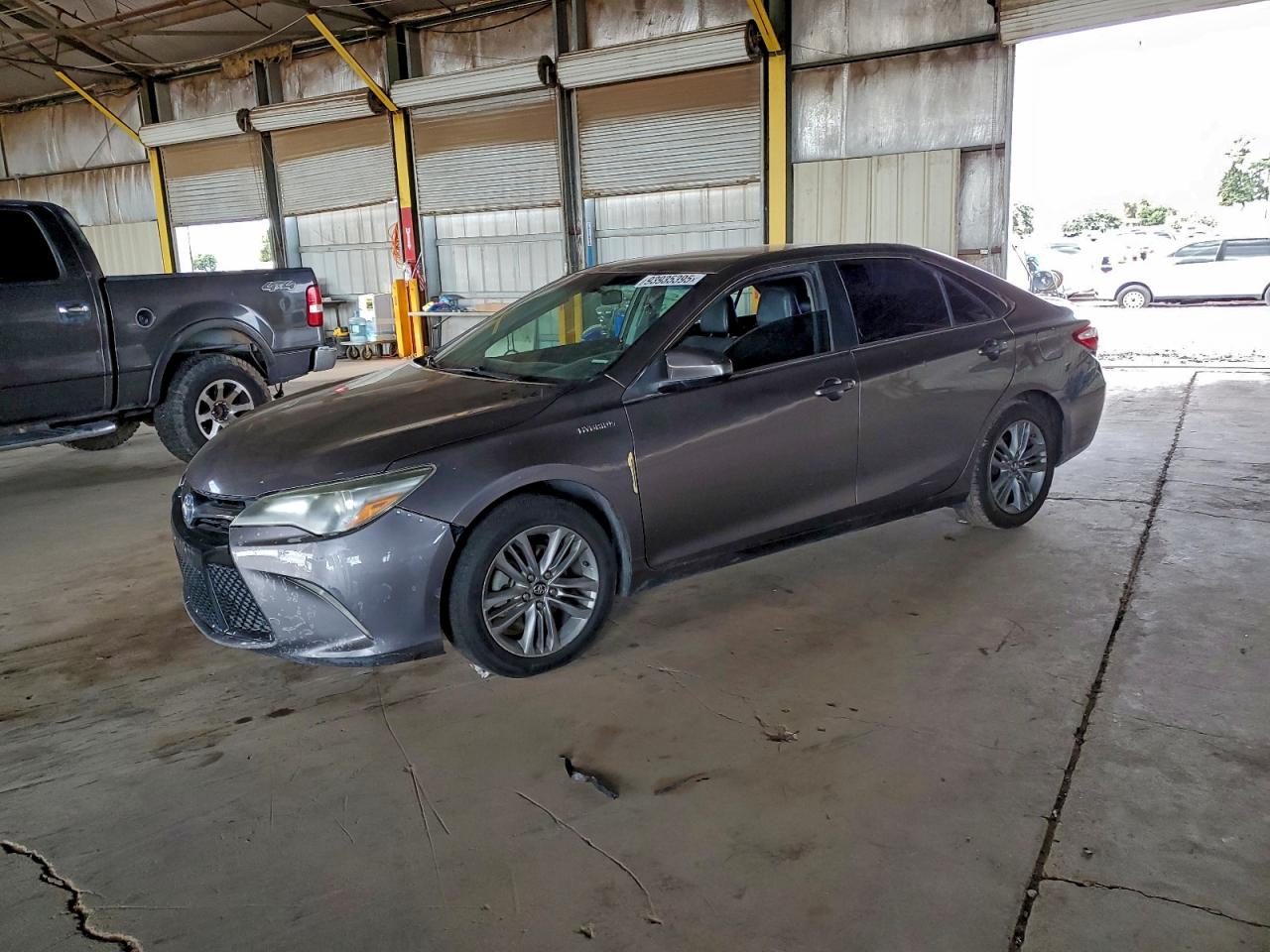 2017 Toyota Camry Hybrid LE, VIN 4T1BD1FK7HU213541 — Частичный ремонт