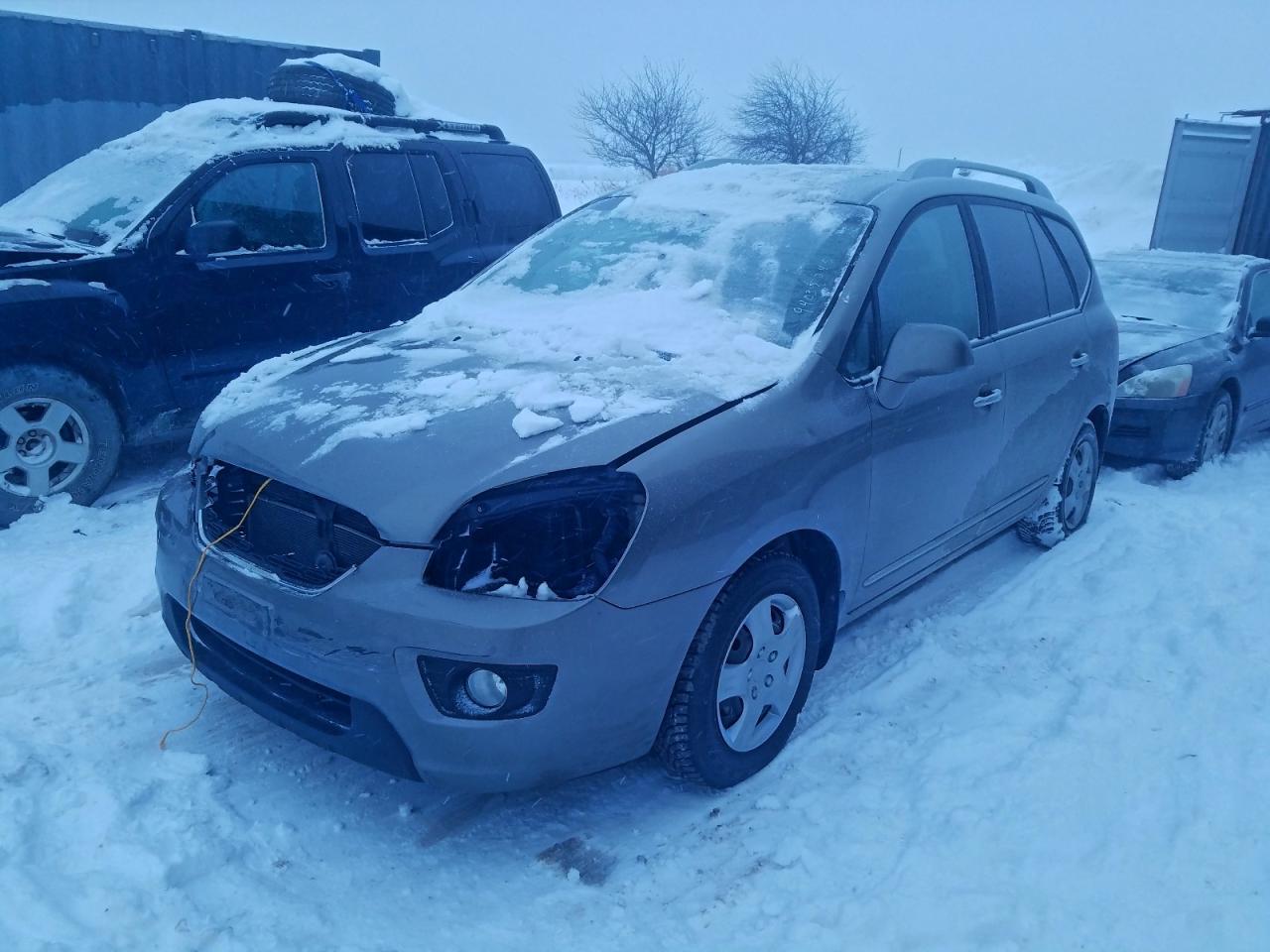 2012 Kia Rondo, VIN KNAHH8A86C7384244 — Front end