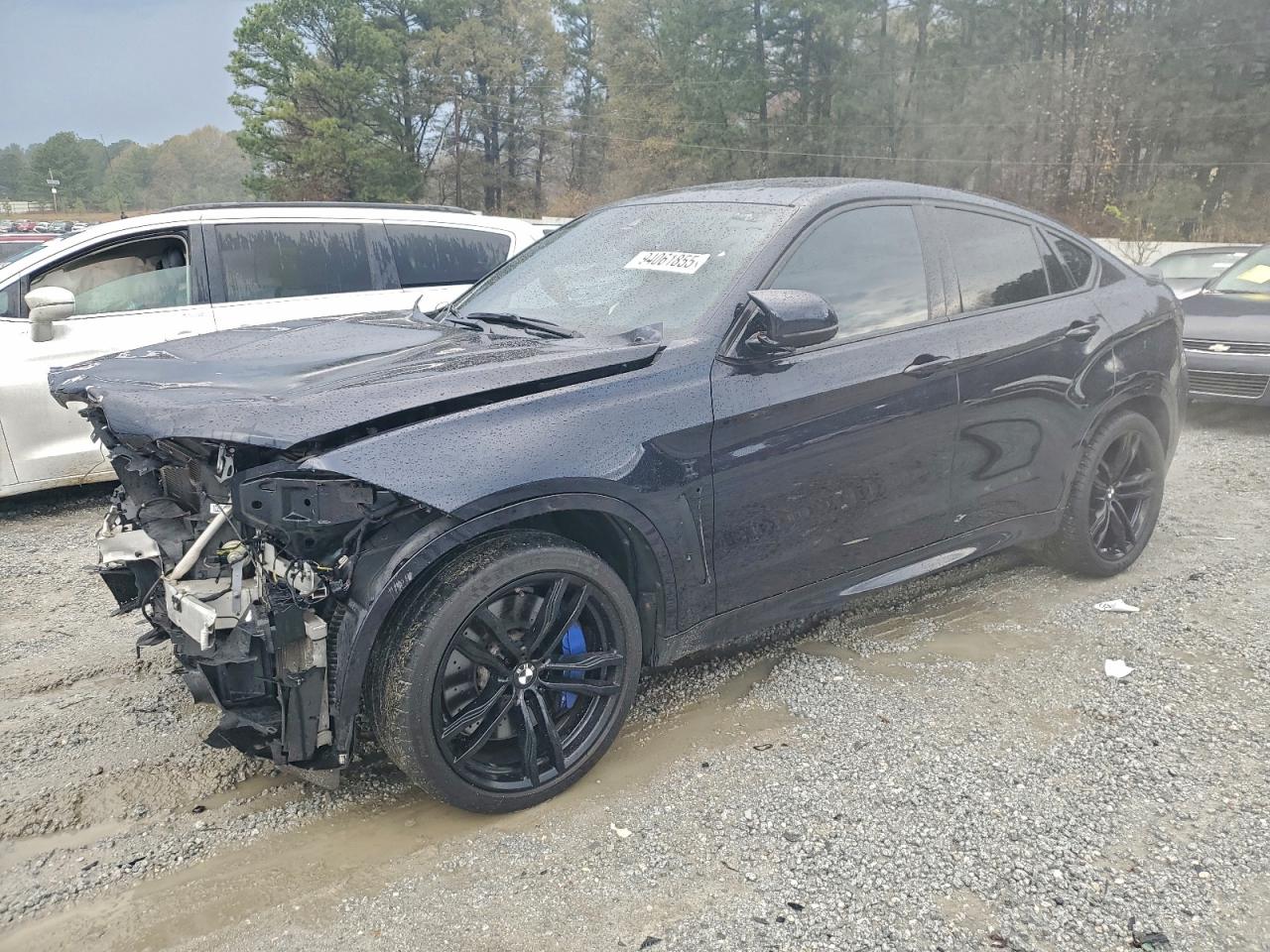 2016 BMW X6 M, VIN 5YMKW8C58G0R43641 — Перед
