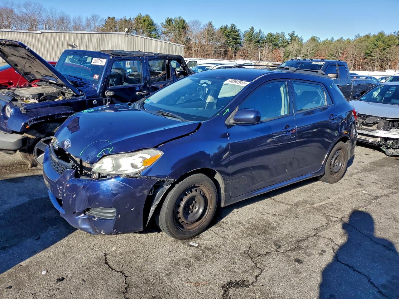 2010 Toyota Matrix, VIN 2T1KU4EE3AC531791 — Front end