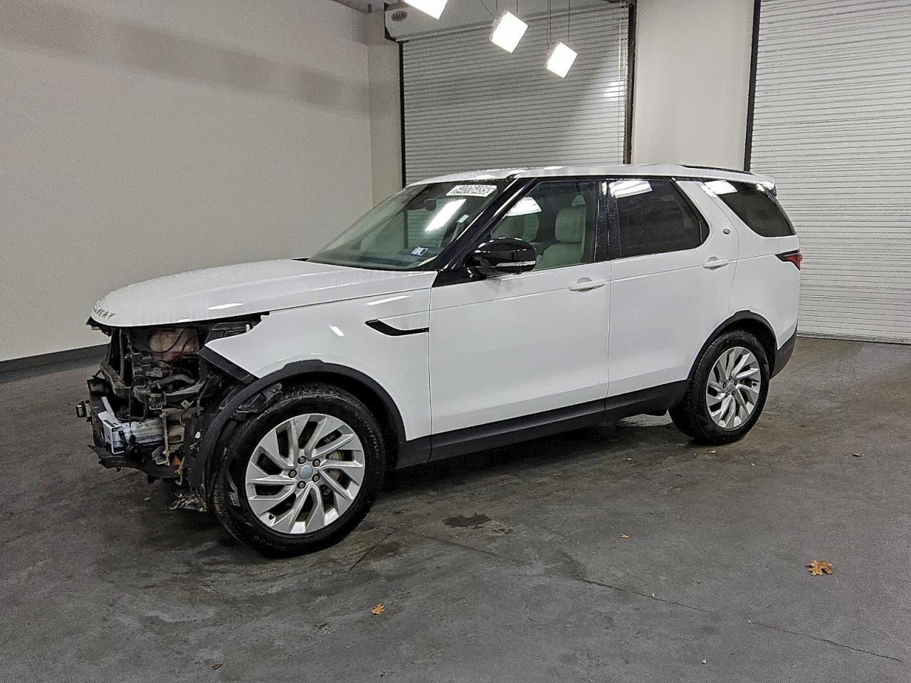 2025 Land Rover Discovery S, VIN SALRJ2FX2S2503484 — Front end