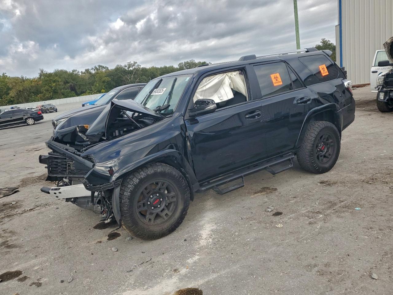 2023 Toyota 4Runner SR5 Premium, VIN JTEFU5JR6P5303057 — Front end