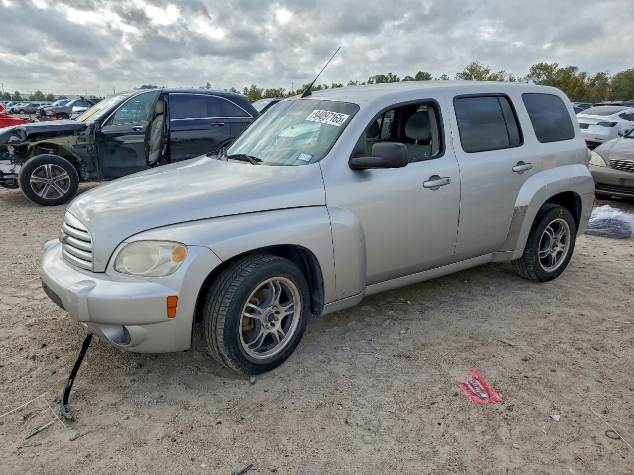 2008 Chevrolet HHR LS, VIN 3GNDA13D18S623447 — Side
