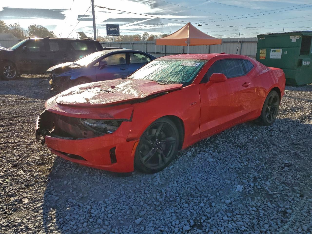 2021 Chevrolet Camaro LT1, VIN 1G1FE1R70M0117559 — Front end