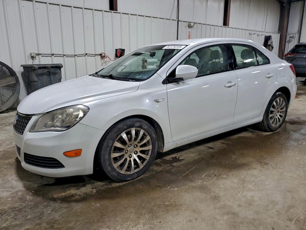 2013 Suzuki Kizashi SE, VIN JS2RF9A3XD6100456 — Front end