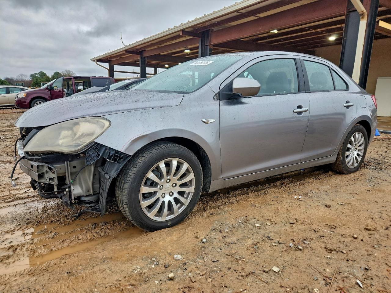 2013 Suzuki Kizashi SE, VIN JS2RE9A33D6100351 — Front end