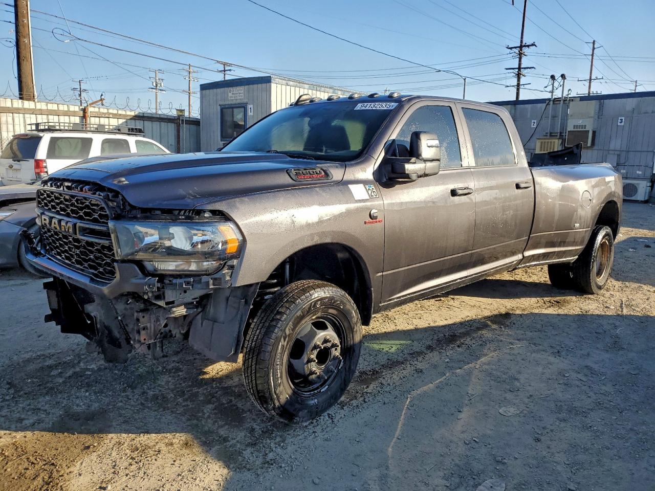 2023 Ram 3500 Tradesman, VIN 3C63RRGL5PG575456 — Бок