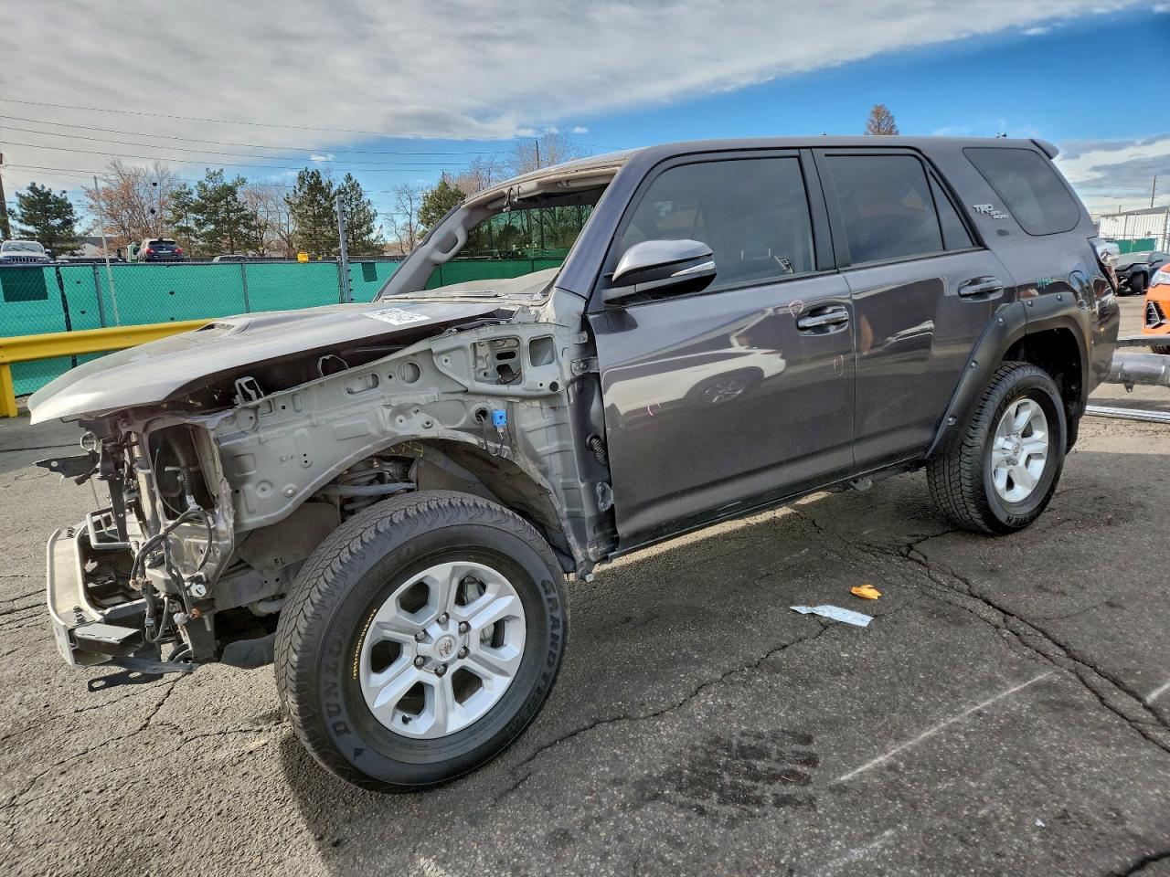 2021 Toyota 4Runner TRD Off Road Premium, VIN JTERU5JR3M5924362 — Front end
