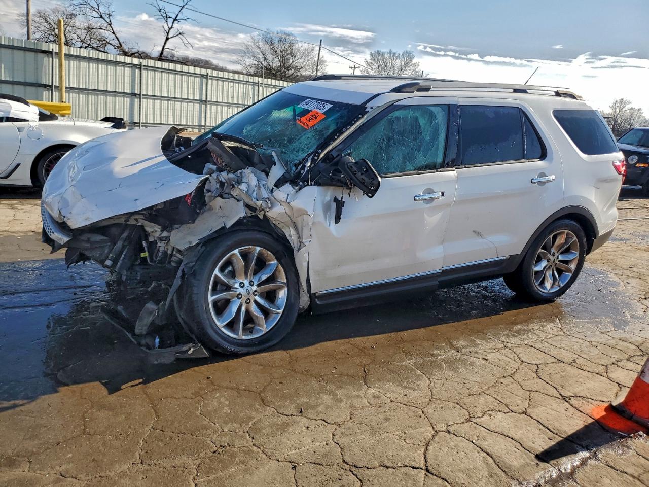 2015 Ford Explorer XLT, VIN 1FM5K7D80FGB37024 — Front end