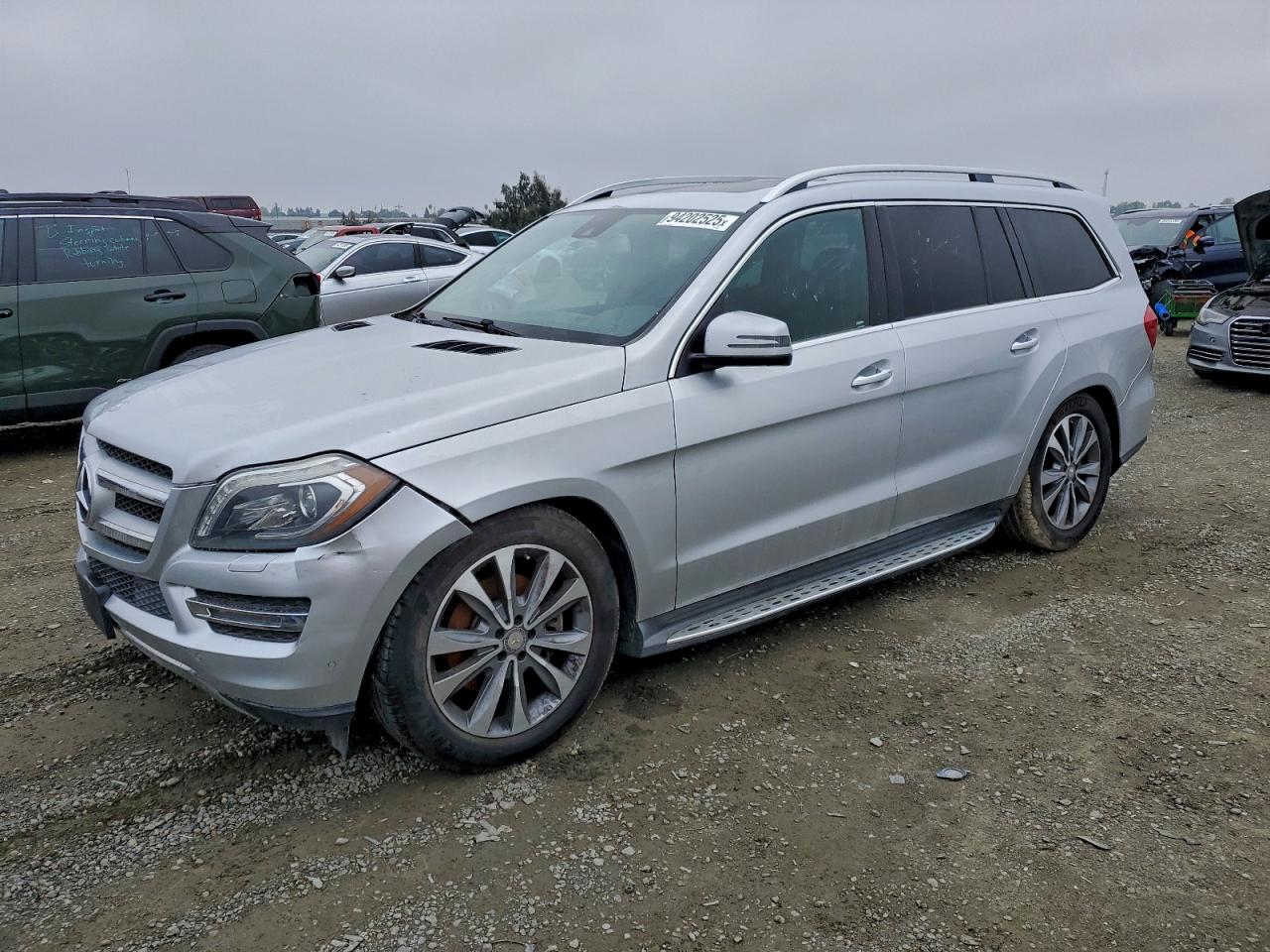 2016 Mercedes-Benz GL 450, VIN 4JGDF6EE1GA693586 — Front end