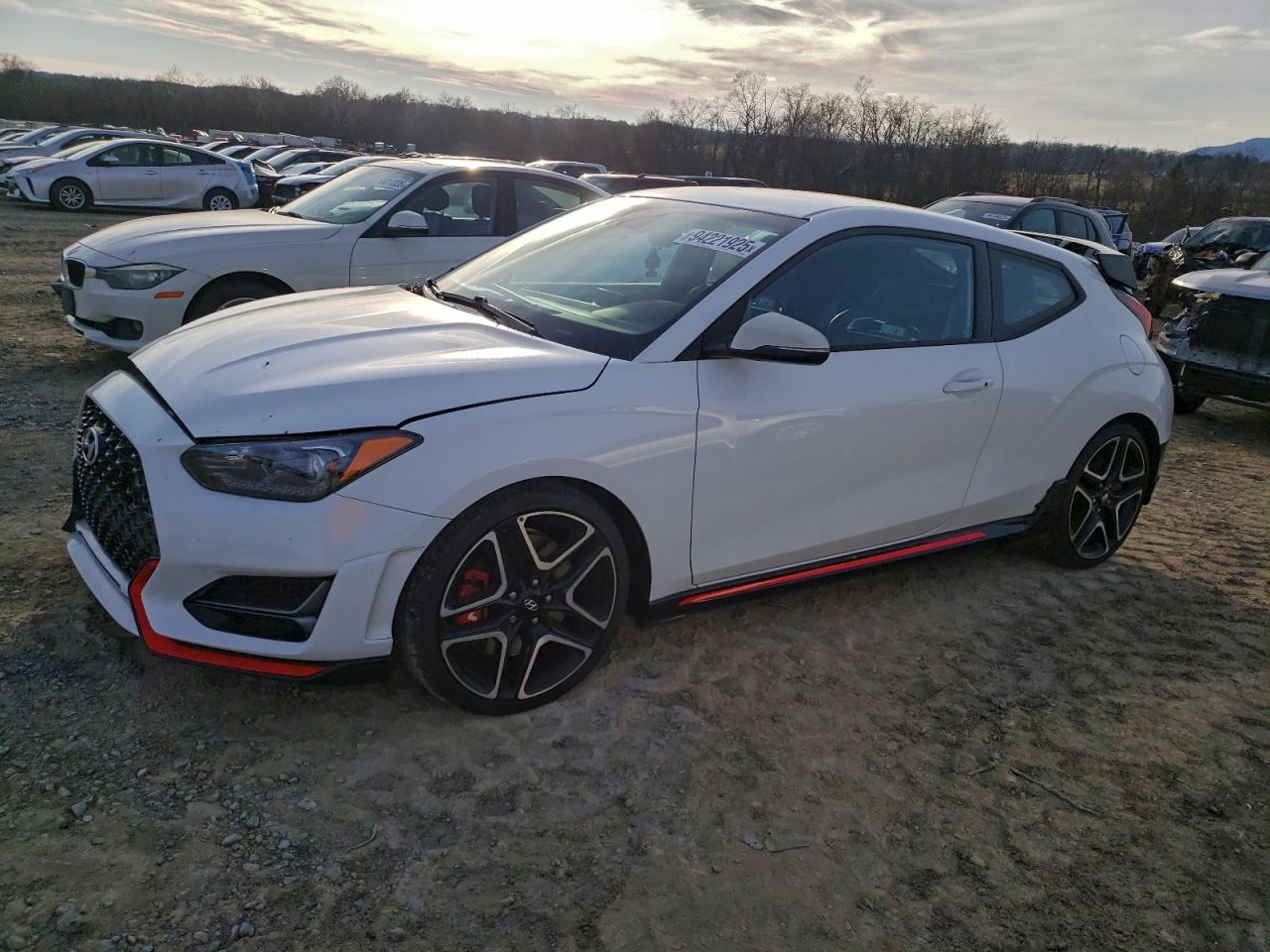 2021 Hyundai Veloster, VIN KMHT36AH4MU010228 — Перед