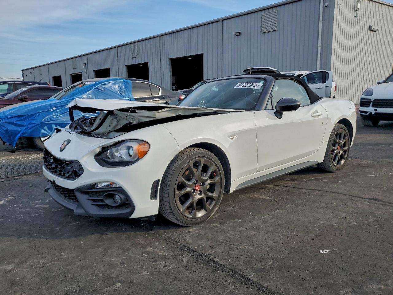 2018 FIAT 124 Spider Abarth, VIN JC1NFAEK7J0134958 — Front end