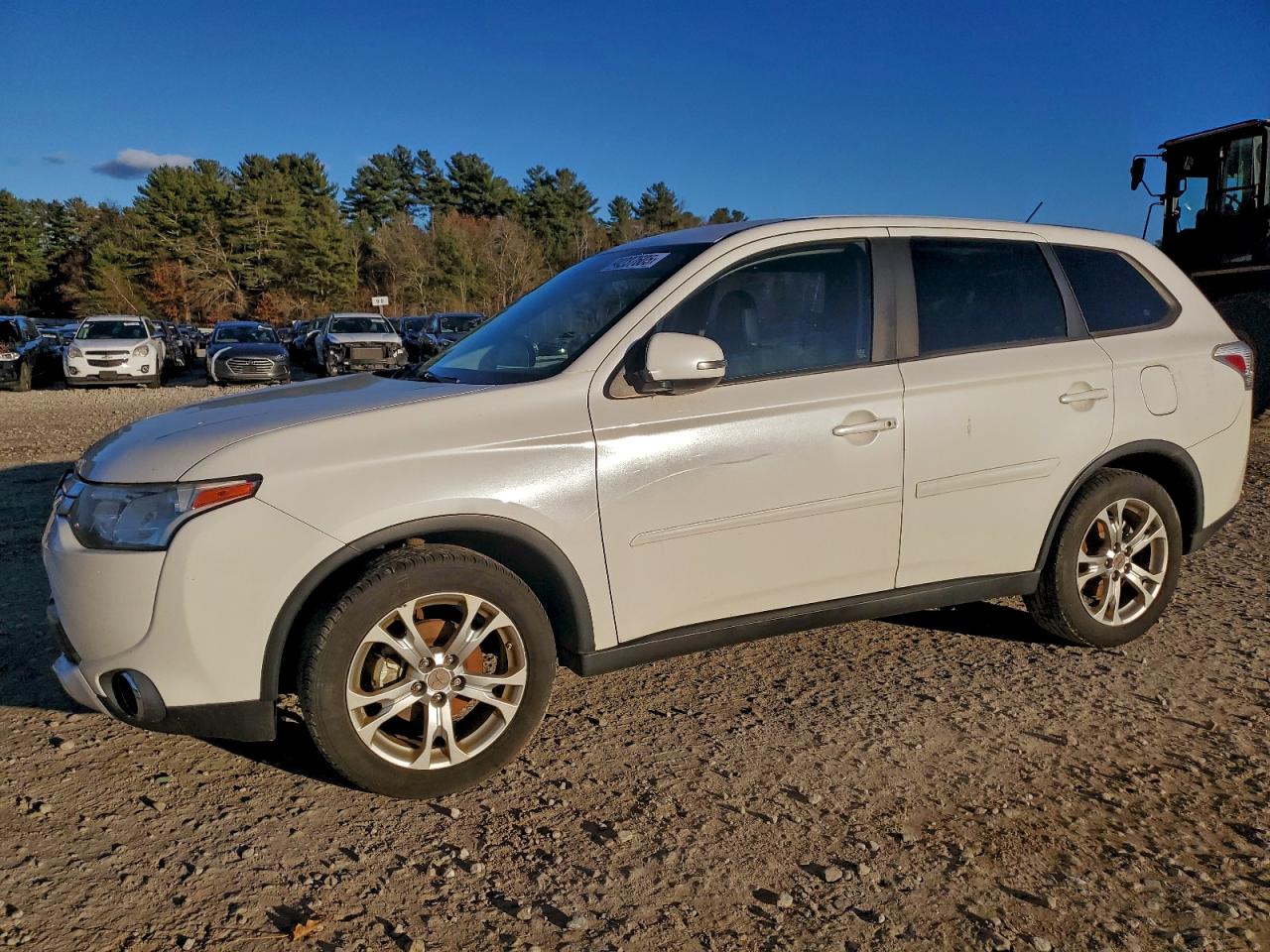 2015 Mitsubishi Outlander SE, VIN JA4AZ3A37FZ009538 — Minor dents and scratches