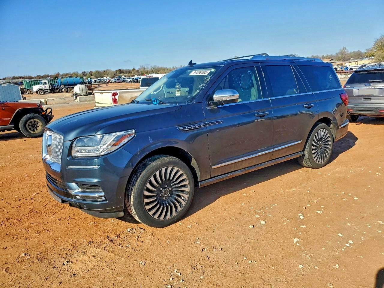2021 Lincoln Navigator Black Label, VIN 5LMJJ2TT4MEL06204 — Water / flood