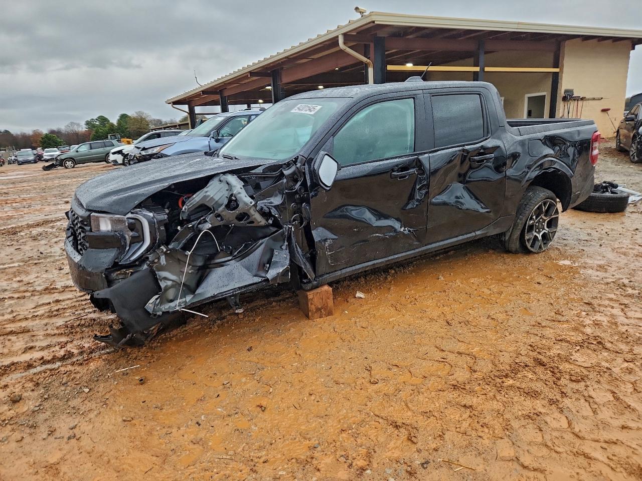 2025 Ford Maverick Lariat, VIN 3FTTW8S34SRB74559 — Front end