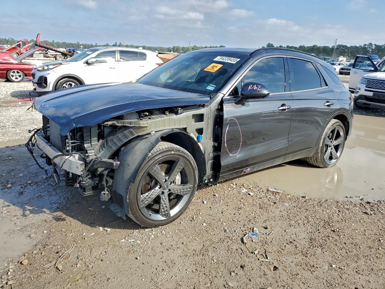 2024 Genesis GV70 2.5T, VIN 5NMMADTB9RH010171 — Front end